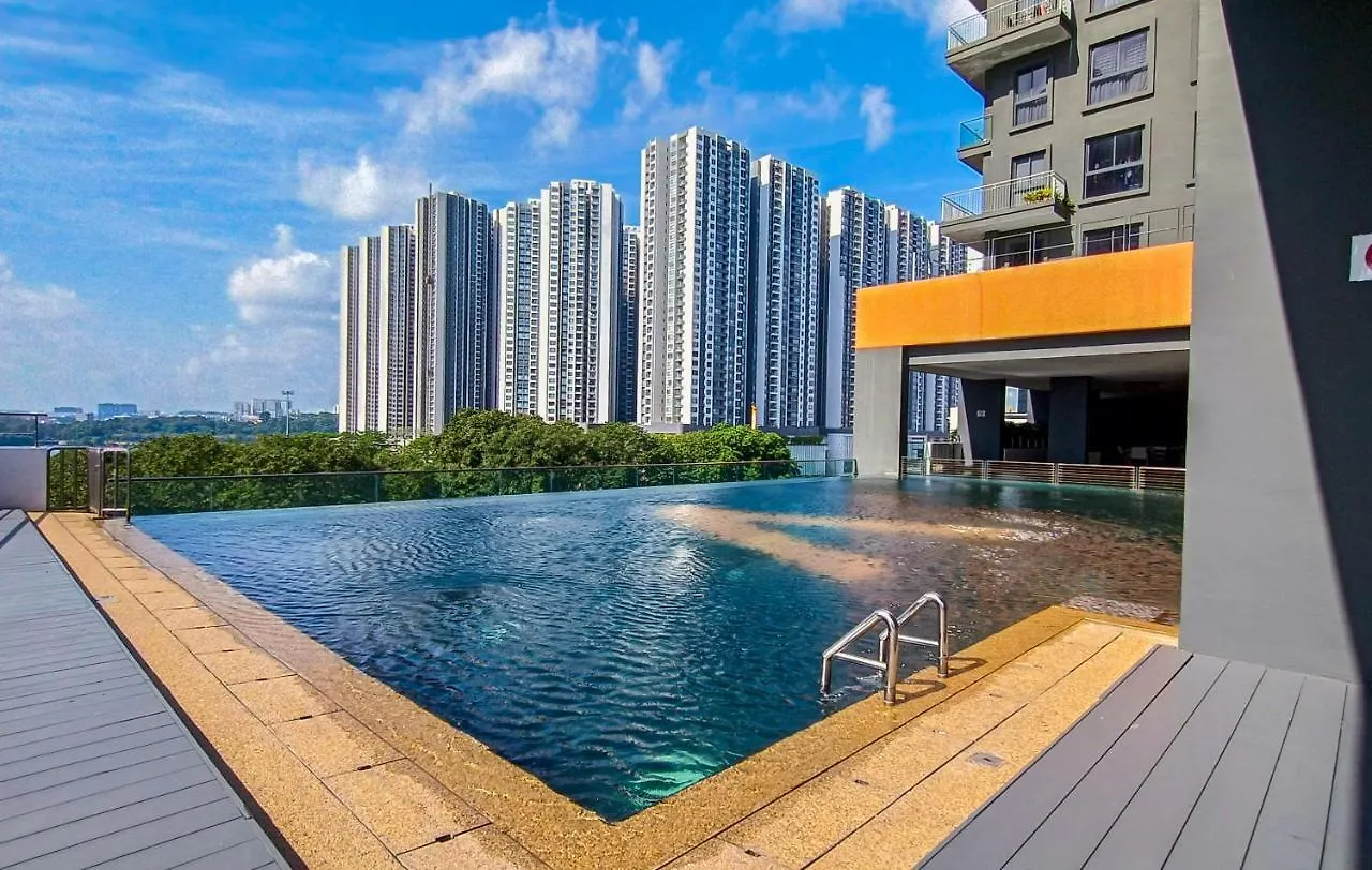 Loft Suite Seaview Near Johor Bahru Custom 7 Pax Apartment